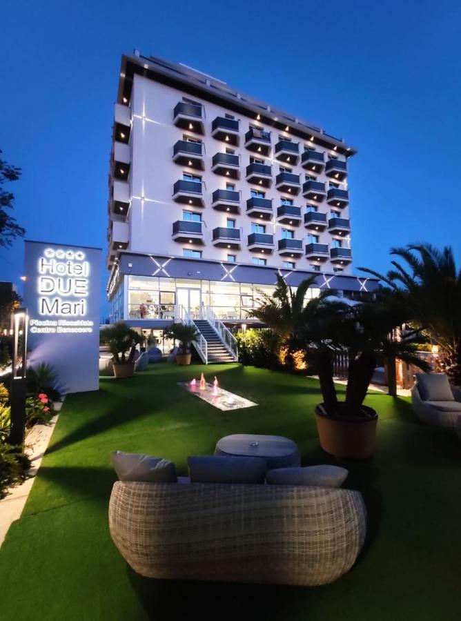 Hotel Due Mari & Spa Римини Екстериор снимка