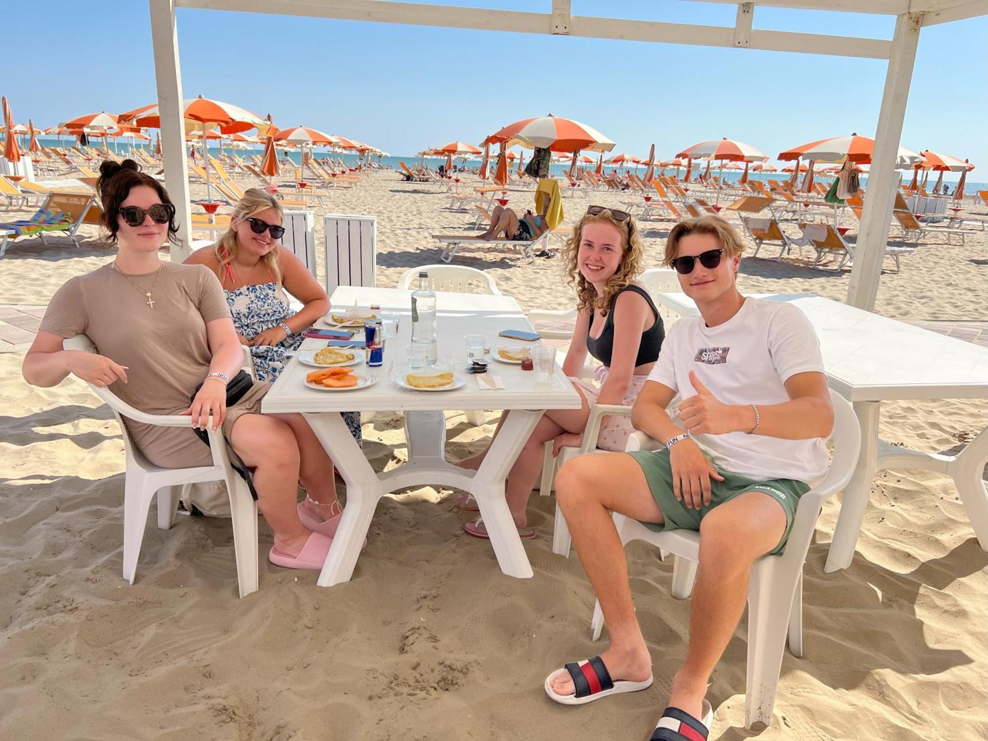 Hotel Due Mari & Spa Римини Екстериор снимка